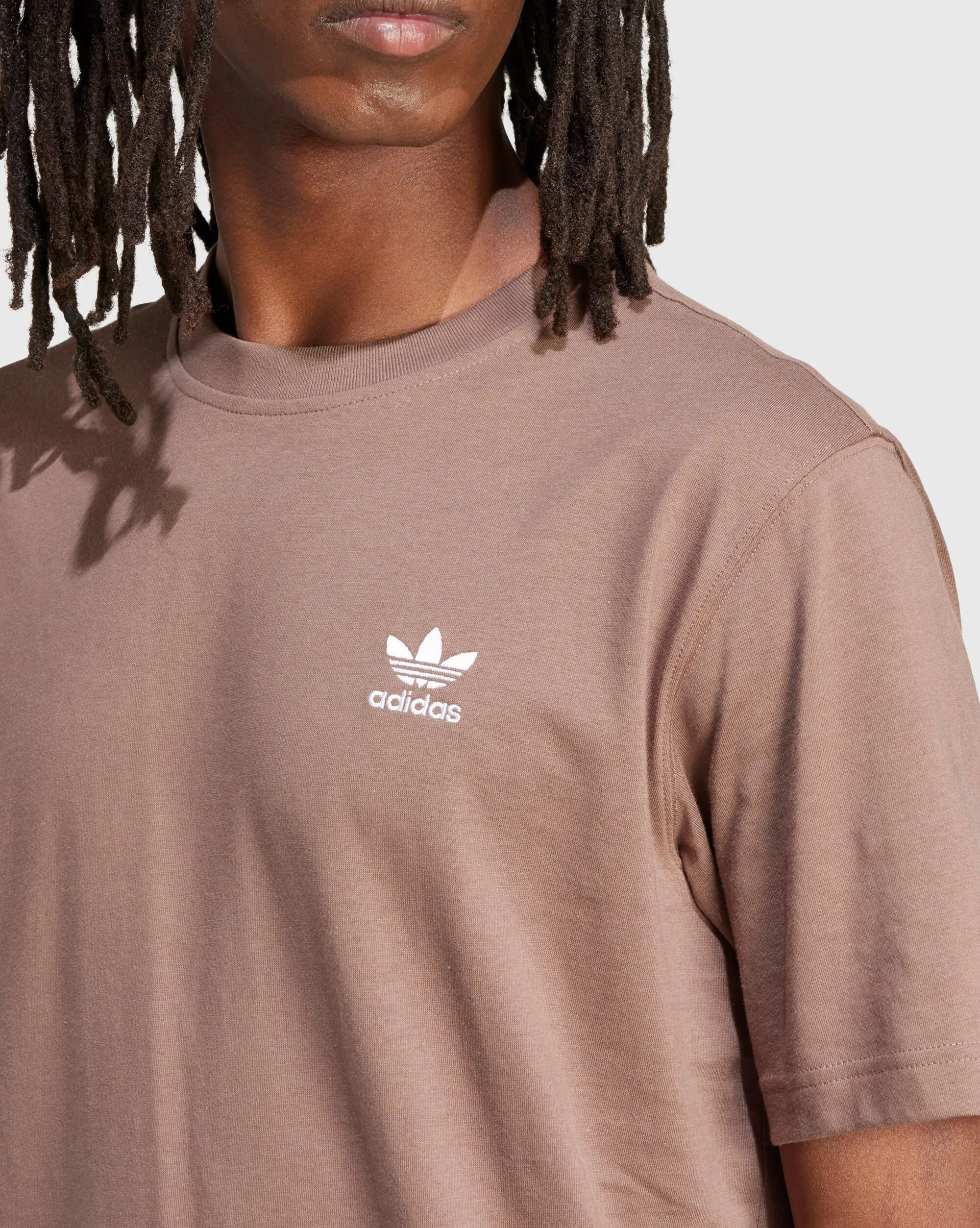 Adidas Originals T-Shirt Trefoil Essentials Marrone Uomo