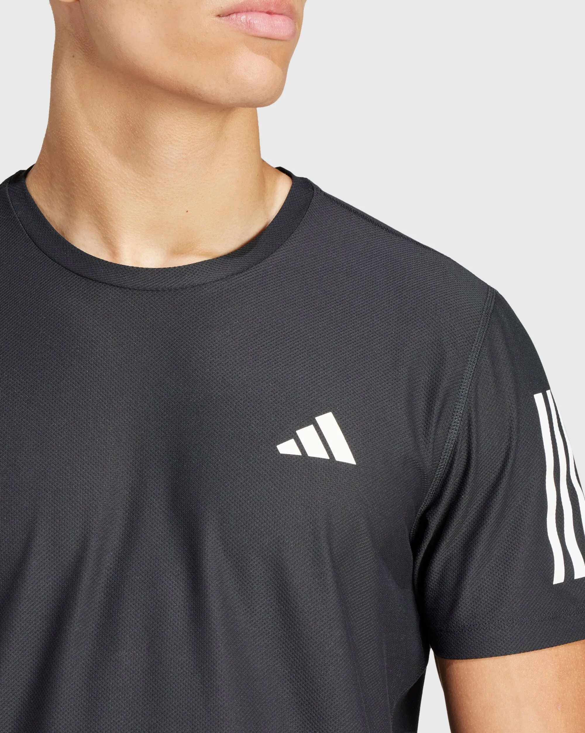 Adidas T-Shirt Own the Run Nero Uomo