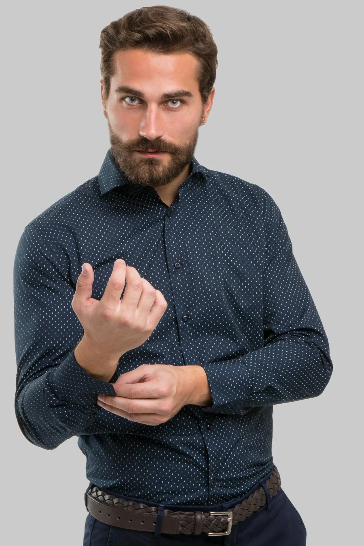 Camicia da uomo con collo francese e microfantasia