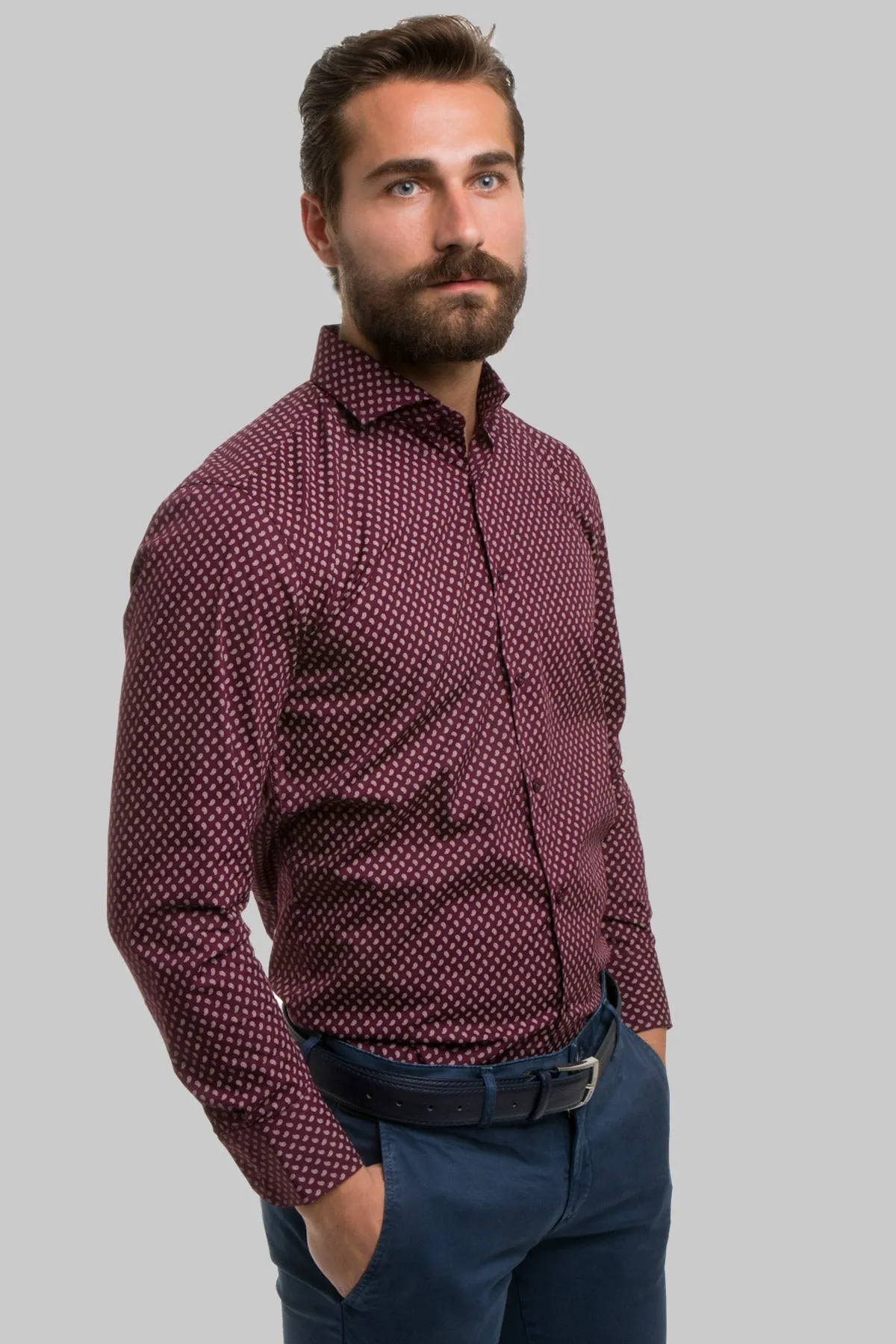 Camicia da uomo con collo francese e microfantasia