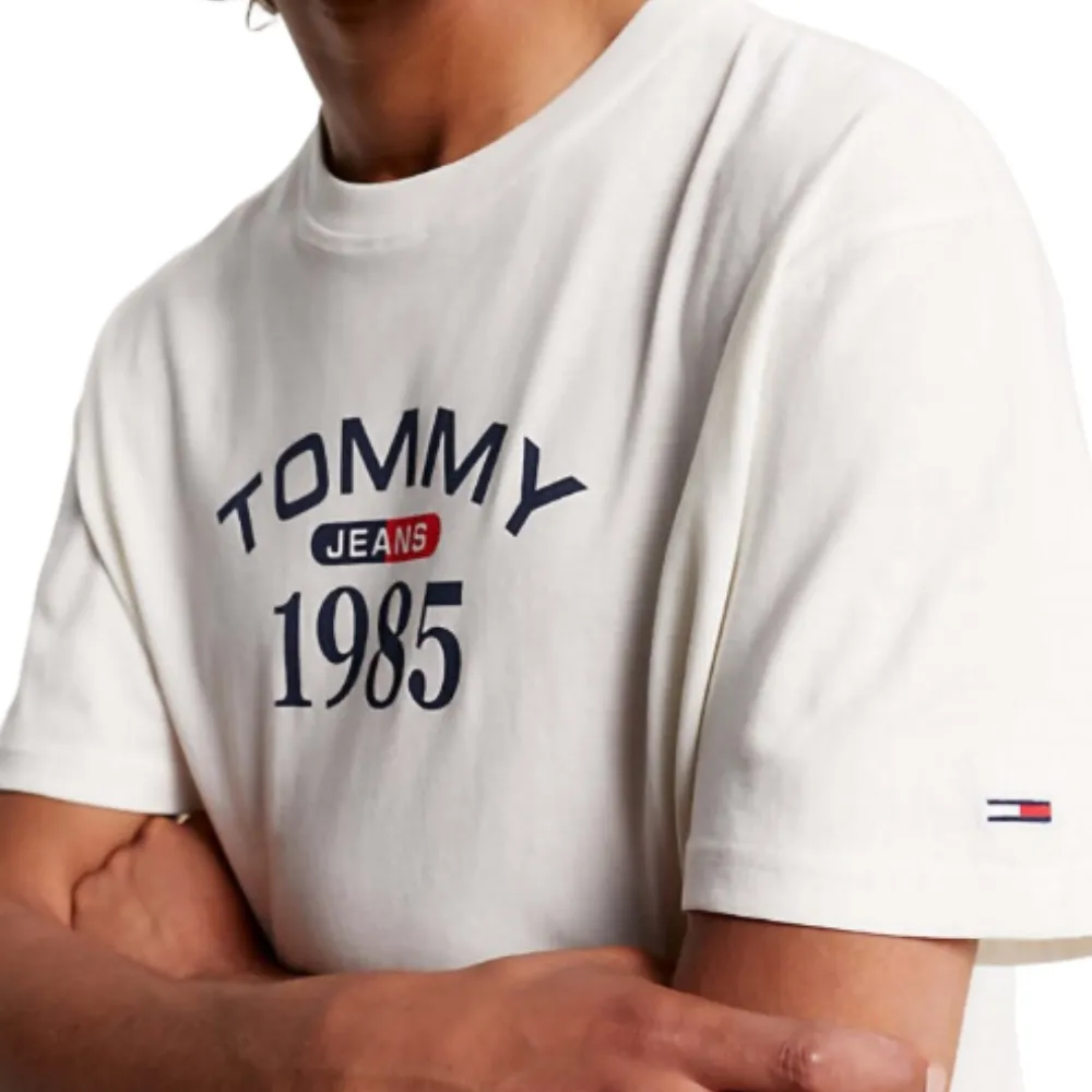 T-shirt Tommy Jeans tjm clsc 1985 rwb curved tee